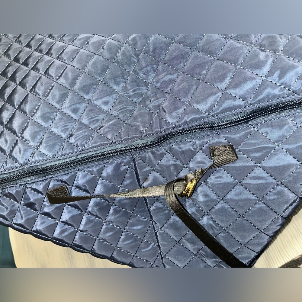 Adrienne Vittadini Quilted Yoga Bag, Navy Blue and Tan - Picture 10 of 13